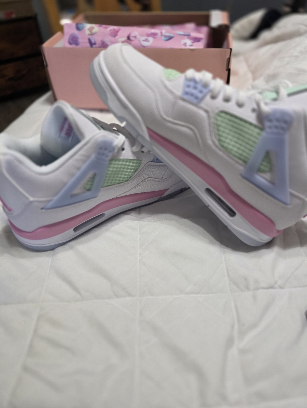 Jordan 4 Retro Valentines Day 2026, Size 10m Brand New Pink and Mint Accents